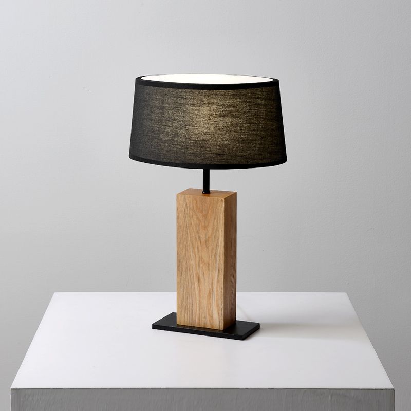 Lumière de nuit ovale noire simple lampe de table en tissu simple avec support en bois rectangulaire pour le salon