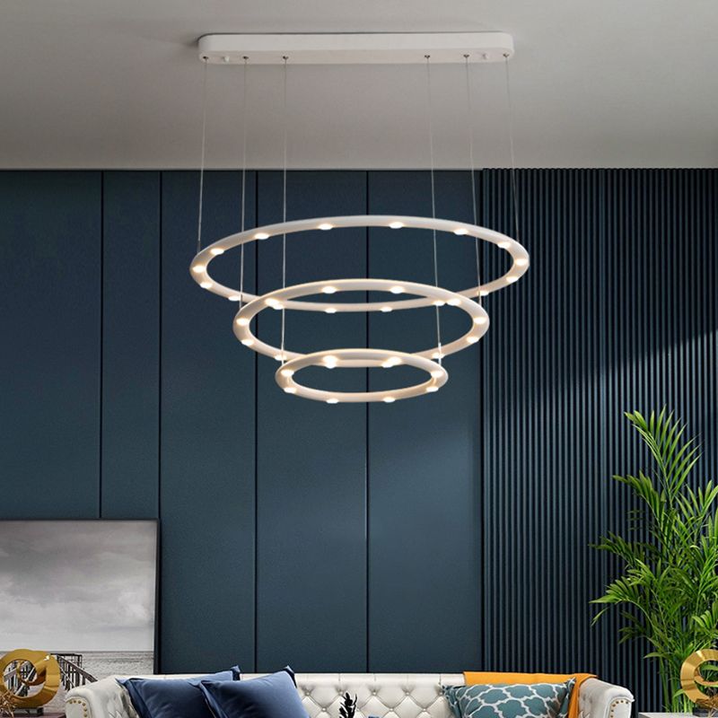 Weißer Halo -Ring Kronleuchter Anhänger Minimalist Metall LED Hängende Licht für Wohnzimmer