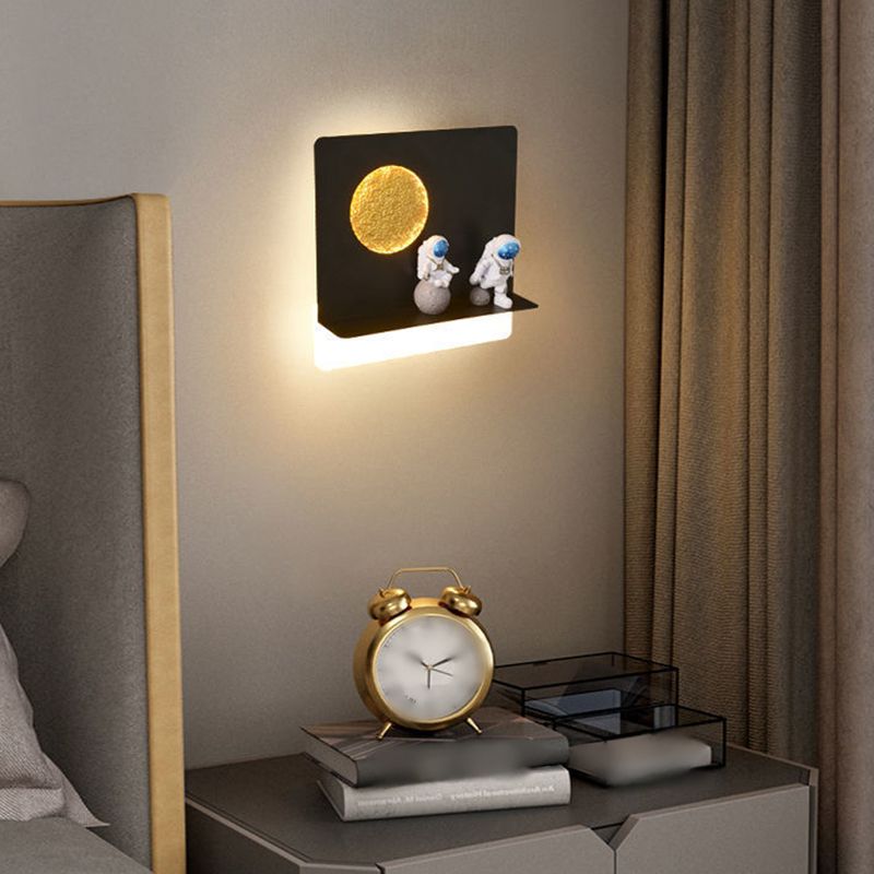 Creative Astronaut Wall Light Modern Style LED Wall Light Fixture for Bedroom