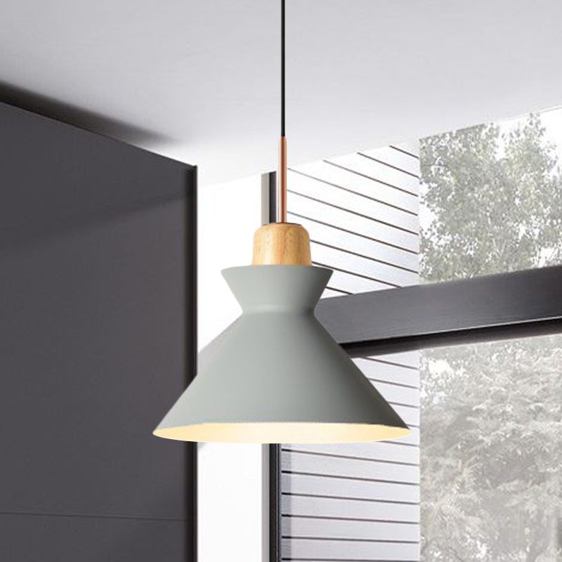Nordic Stylish Conic Hanging Lamp 1 Glühbirne Metall und Holzheize Beleuchtung in Grau/Weiß für Wohnzimmer