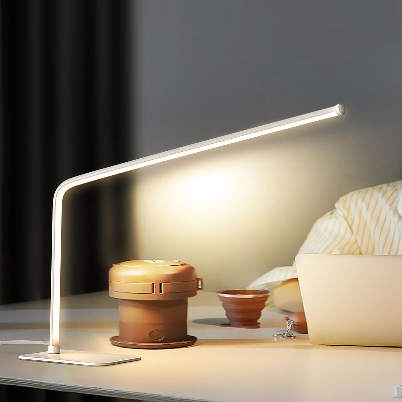 Noordse stijl LED -tafellamp moderne bureaulamp voor studieslaapkamer