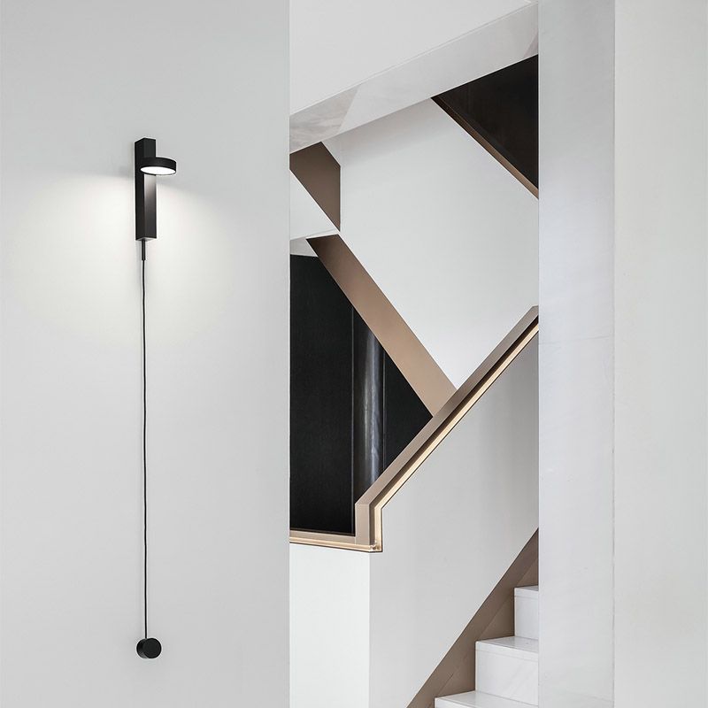 Round Metal Wall Sconce Modern Style 1-Light Wall Mount Lighting