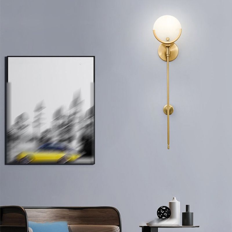 Modern Metal Wall Light Gold Round Wall Sconce with Mica for Living Room