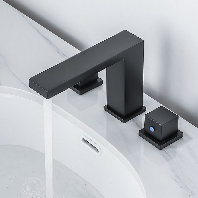 Metal Wide Spread Bathroom Faucet Modern Two-Handle Vanity Sink Faucet