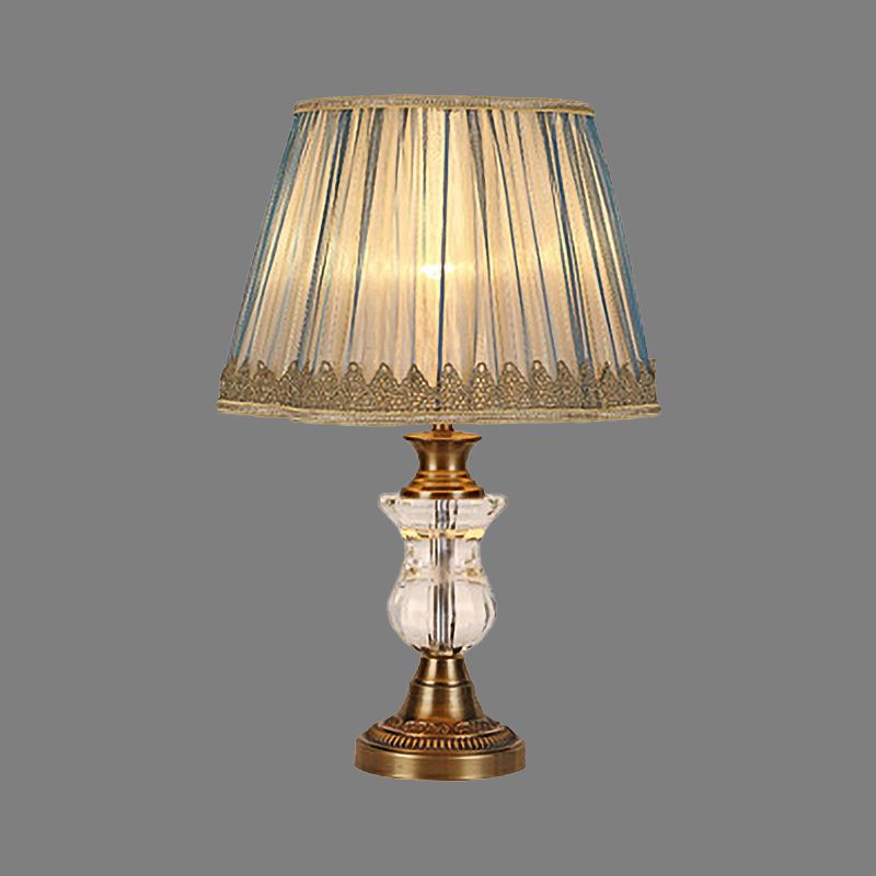 Ausgeflügelter Stofftisch Lampe moderne 1 Kopf Goldtischlicht mit geformter metallischer Basis