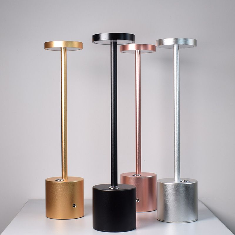 Luce da tavolo a 1 luce arrotondata con porto USB lampada da tavolo moderna per camera da letto