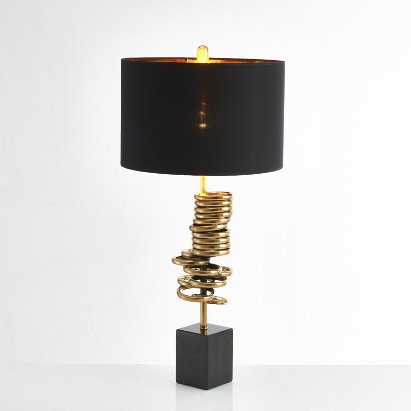 Table à anneau multi-halo Lumière Métal moderne 1 lampe de nuit en laiton en laiton avec tambour noir Shade