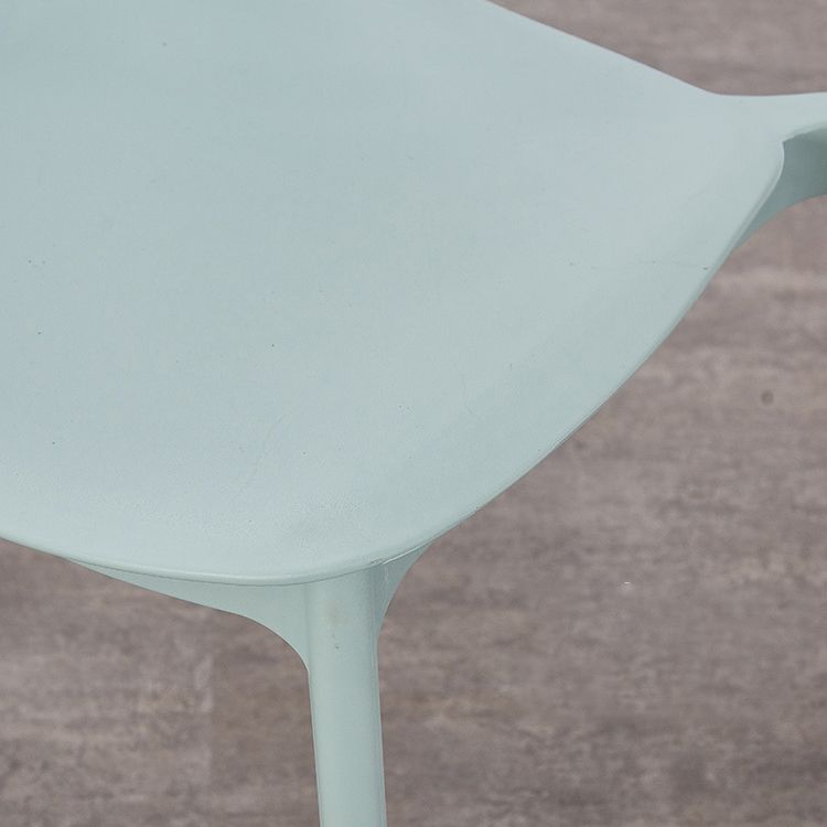 Sillas de comedor sin brazos con respaldo abierto Silla auxiliar de comedor apilable de plástico (juego de 4)