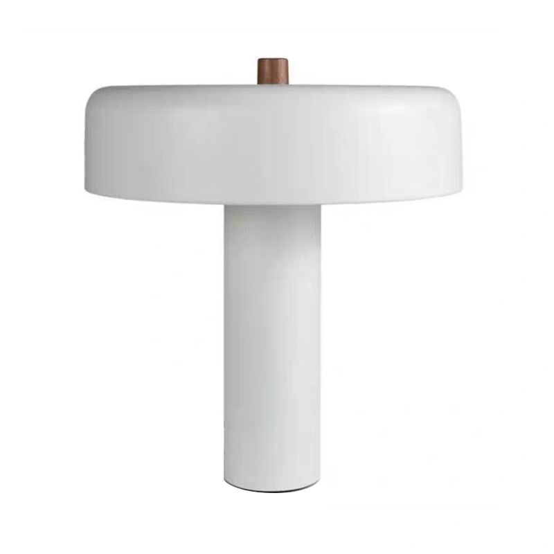 Lampada da comodino rotonda con illuminazione da tavolo minimale a 1 testa con paralume metallico per camera da letto