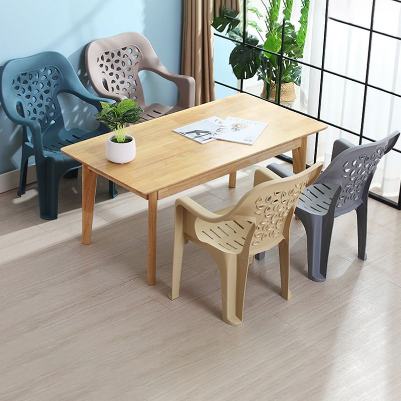 Sillas plásticas contemporáneas del comedor que cenan la silla apilable del brazo para el uso en el hogar