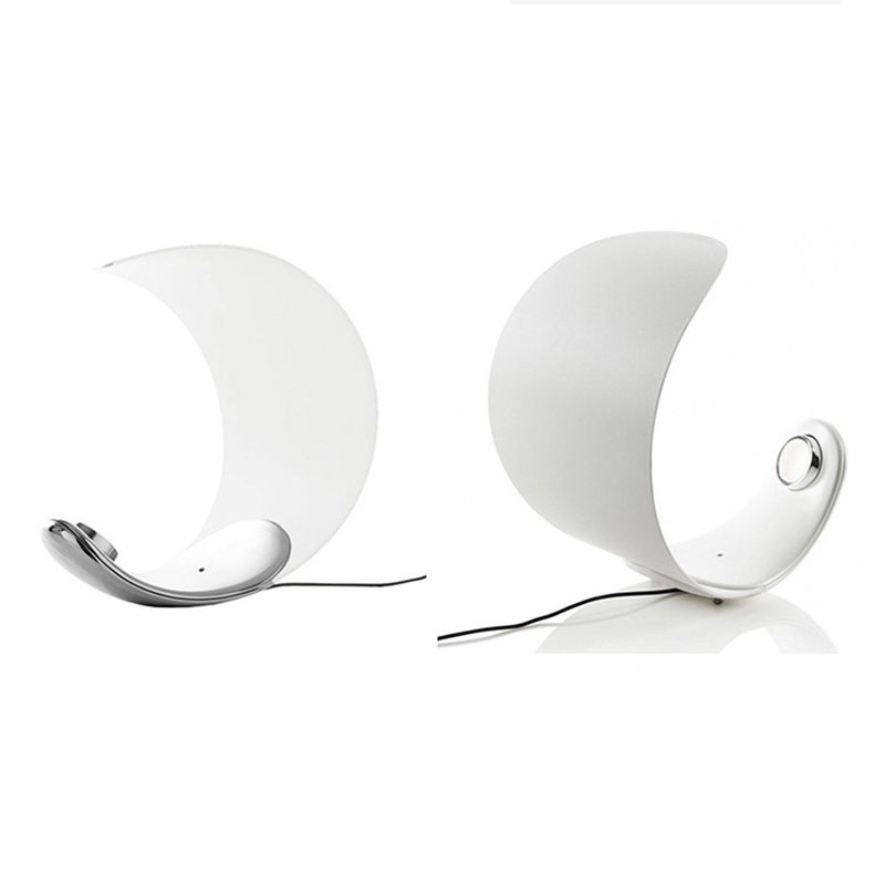 Luz de mesa LED de dormitorio metálico de lámpara de luna en forma de luna en forma de luna con cable enchufable
