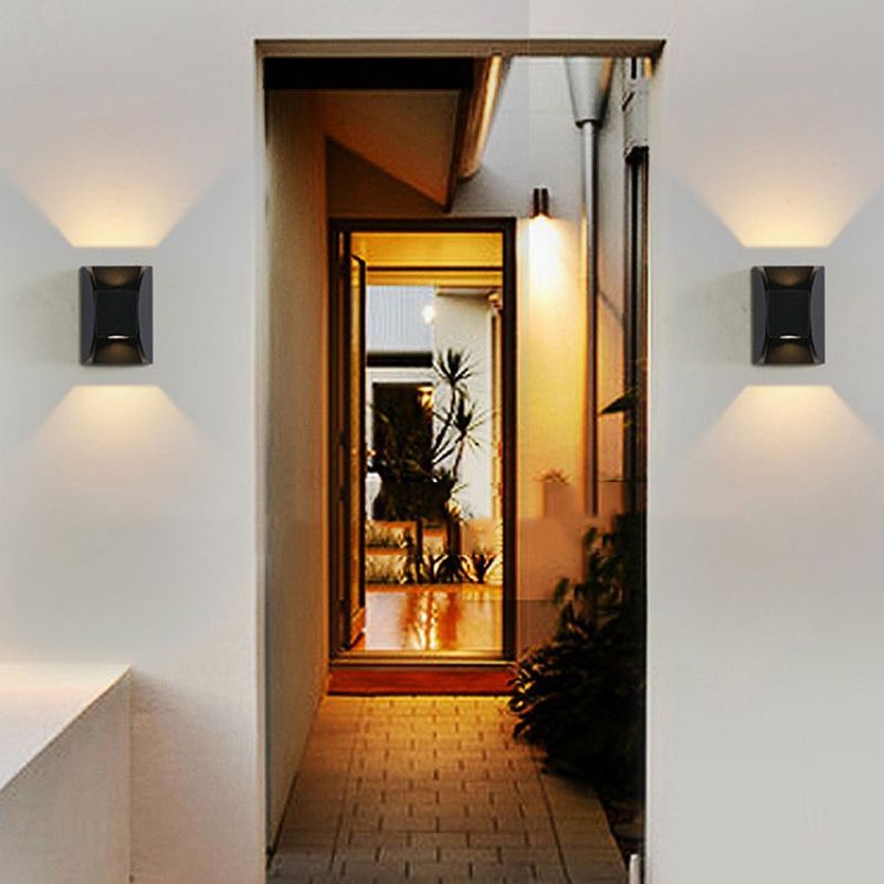 Geometric Shape Wall Lamp Modern Style Metal 2 Lights Wall Light in Black