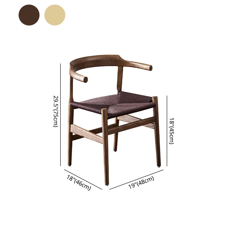 El brazo del estilo moderno que cena las sillas de fresno abre los sillones caseros con las piernas de madera