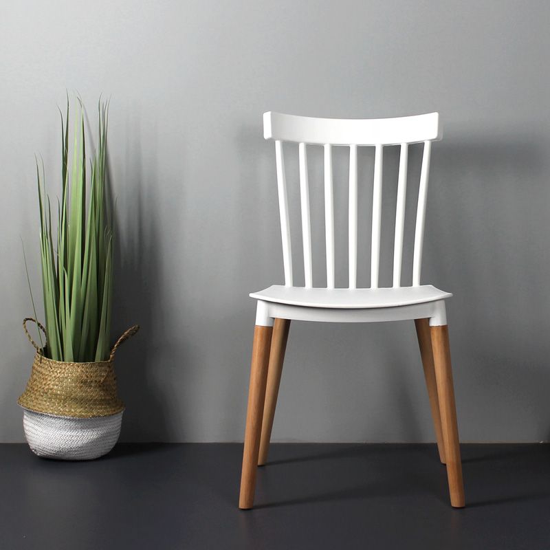 Chaise de salle à manger de style contemporain, chaise latérale empilable à dossier à lattes pour cuisine