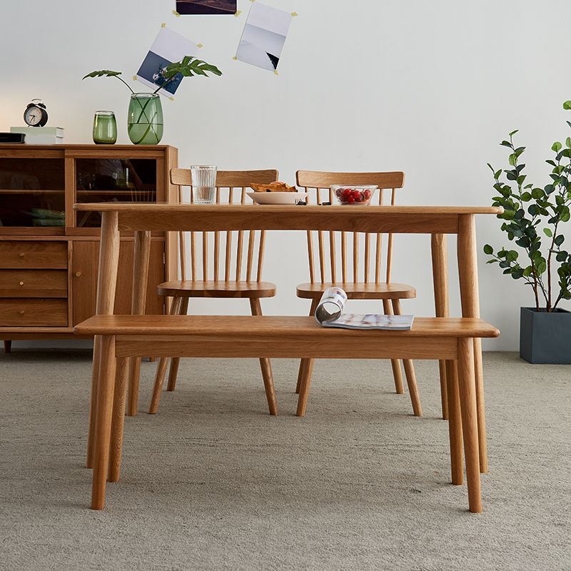 Moderne eiken houten tafel in de natuur rechthoekige eettafel met houten basis en 4 poten