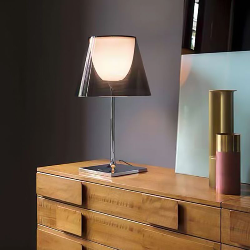 Kleurrijke metalen tafellamp eigentijdse stijl 1 lichte tafellamp voor slaapkamer