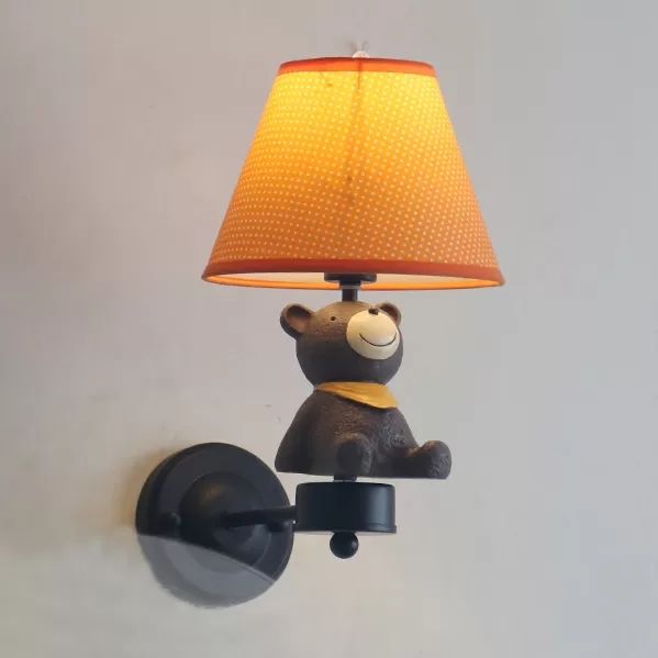 Mooi dierenmuurlicht met taps toelopende schaduw houten 1 kop sconce licht voor gangfoyer