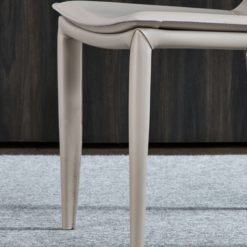 Ensemble de chaises en cuir au design contemporain, chaises de salle à manger à dossier solide (Ensemble de 2)