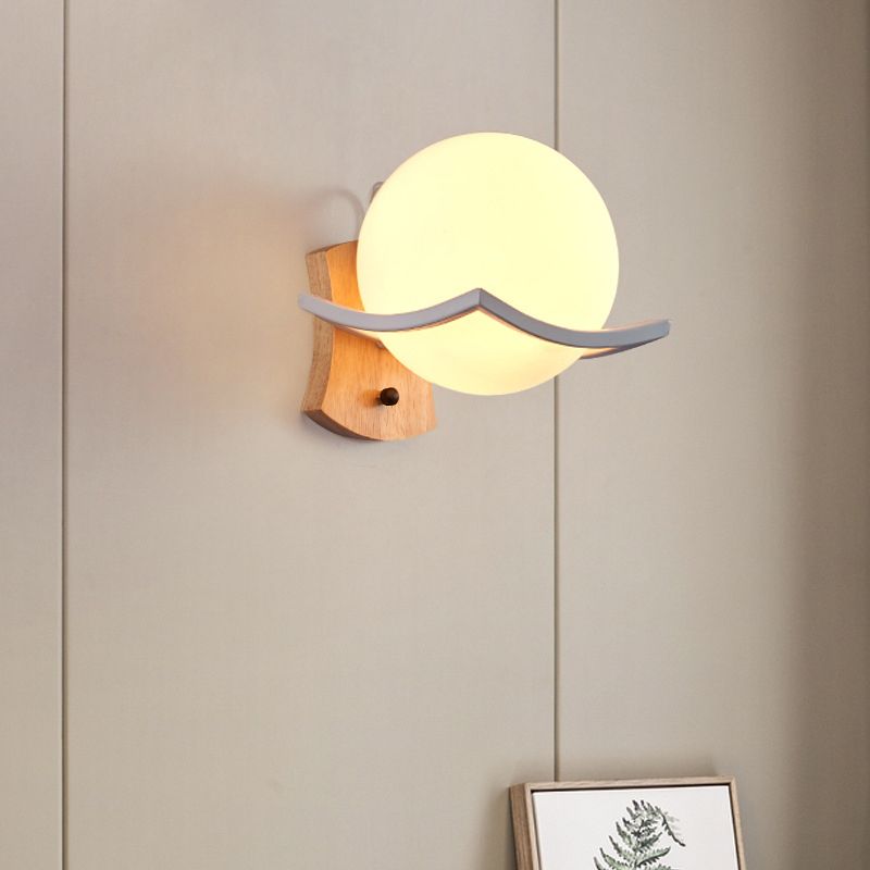 Estilo nórdico de madera de montaje de pared de madera leche blanca tono de globo sencillez luz para el dormitorio para el dormitorio