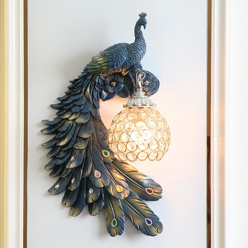 Paacock Blue Mur Sconce Lighting Lodge Resin 1 Light Mur Light avec une nuance de dôme en cristal transparent pour le chevet