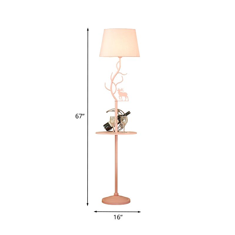 Luz de piso de decoración de ciervos de cono metálico con lámpara de pie rosa de bulbo 1