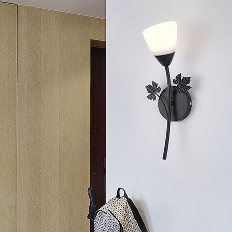Bol en verre givré Conce contemporain 1/2-Light Hall Hall Mur Mount luminaire avec décor en forme de feuilles en noir / or