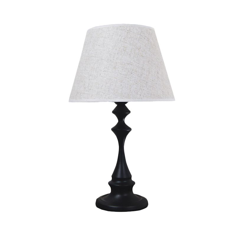 1 table d'étude de l'ampoule légère lampe de bureau blanc moderne avec une teinte en tissu fustile large