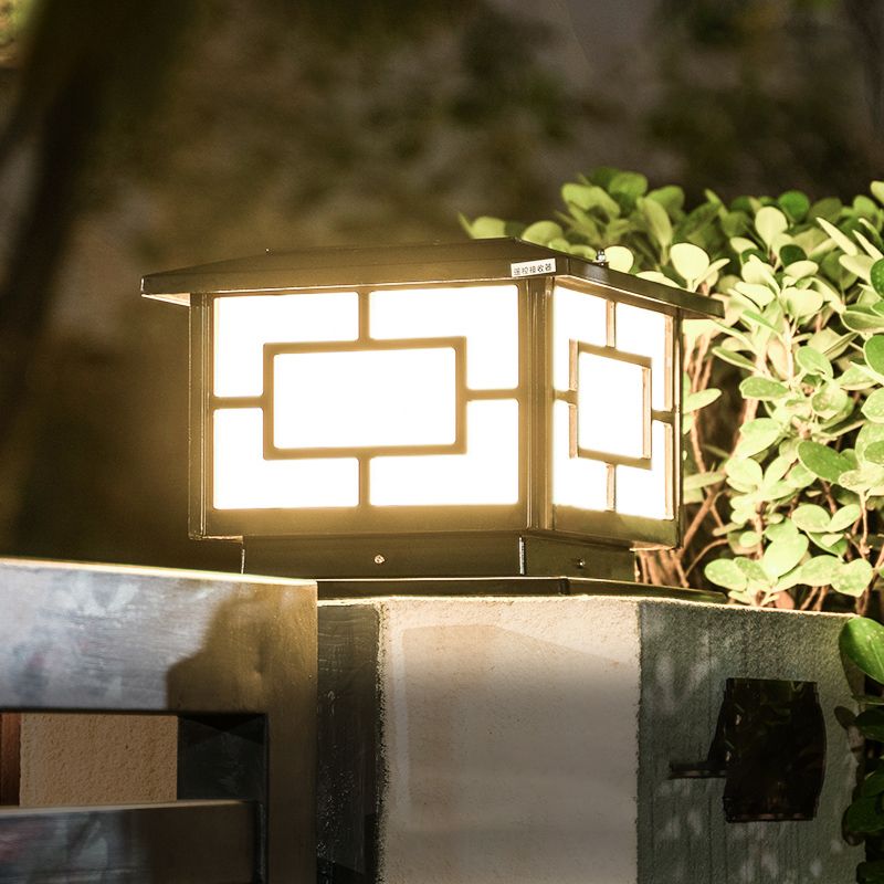 Modern LED Pillar Light Minimalist Solar Lighting Fixture for Garden