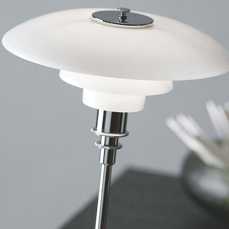 Modern Metal LED Flush Mount Wall Sconce 1-Light Wall Sconce Lights with Grass Shade