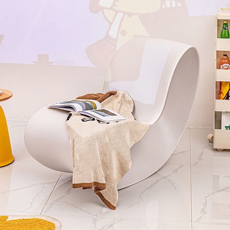 Modern Recycled Plastic Rocker Chair Stain Resistant Rocking Chair for Living Room