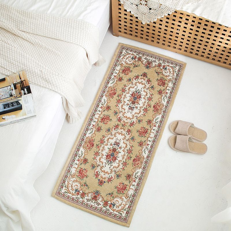 Apricot Medallion Pattern Rug European Polyester Area Rug Non-Slip Backing Carpet for Bedroom