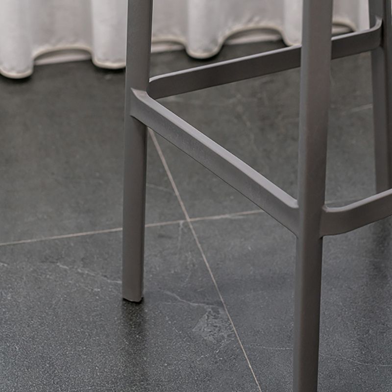 Contemporary Low Back Indoor Plastic Armless Bar Stool with Footrest
