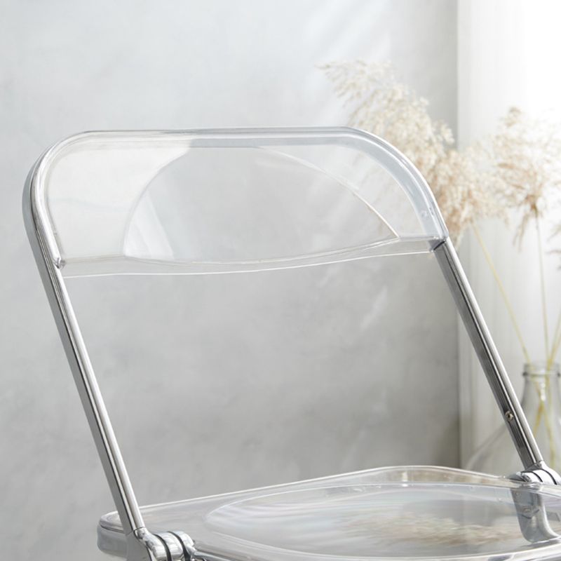Les chaises latérales en plastique pliantes de conception industrielle ouvrent la chaise latérale de salle à manger arrière