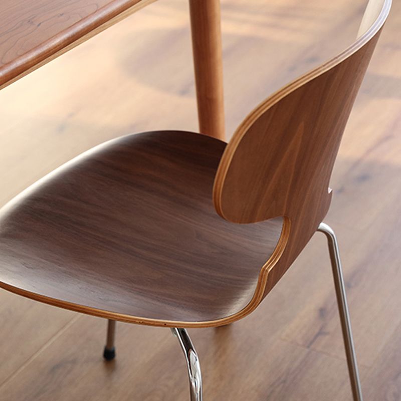 Silla de comedor de metal moderno, silla lateral de comedor de madera para uso en restaurantes