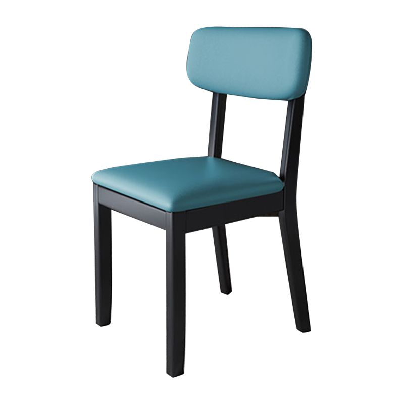 Silla auxiliar de comedor moderna, silla con respaldo abierto curvado de madera maciza y cuero con acabado mate
