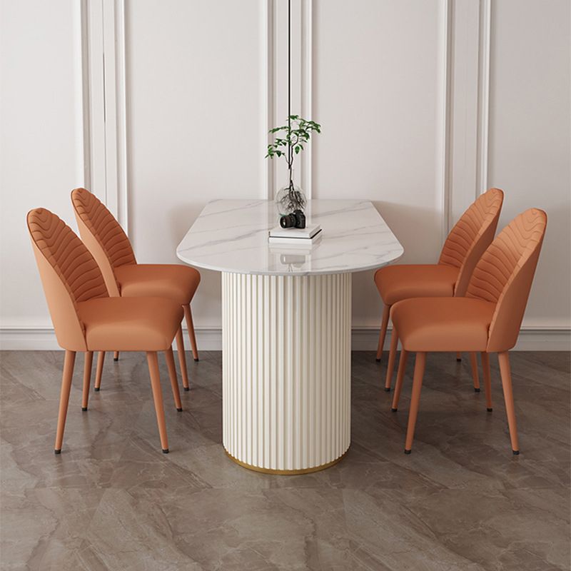 Eettafel met stenen blad Traditionele luxe tafel met sledeonderstel in wit