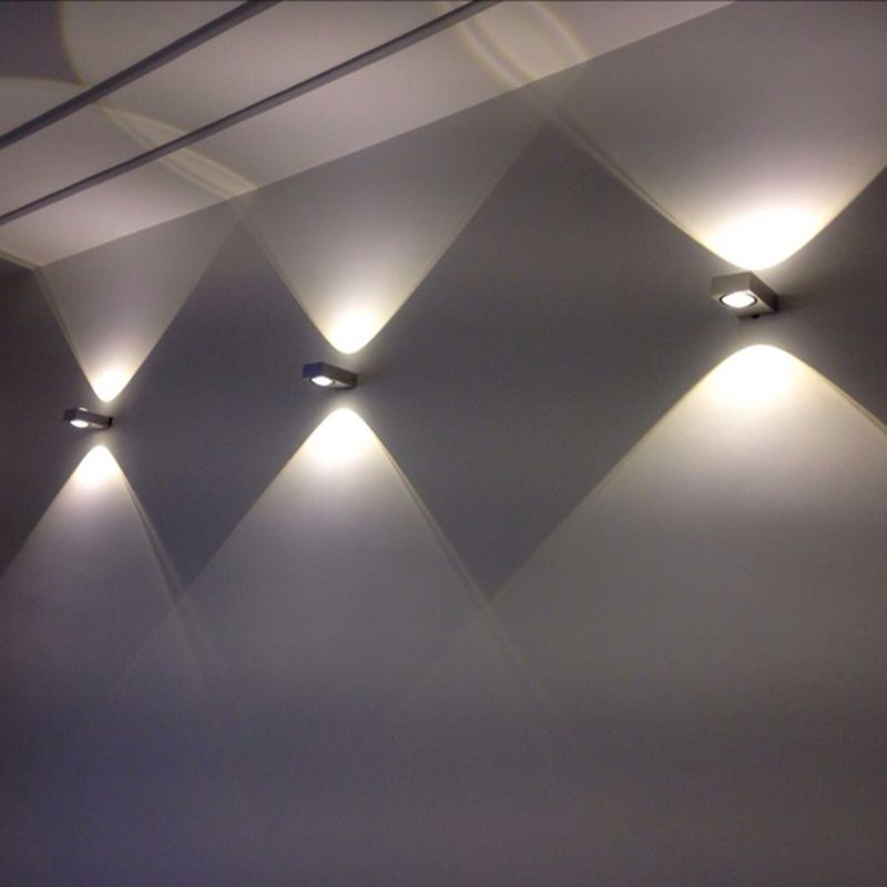 Tombra cuadrada de la pared de metal Maledina Multern Lights Luz de la pared en negro