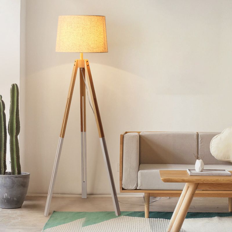 Tombra de tambor de 3 patas Luz de piso de tela moderna 1 Bulbo Lámpara de pie de piso negro/blanco y madera para sala de estar