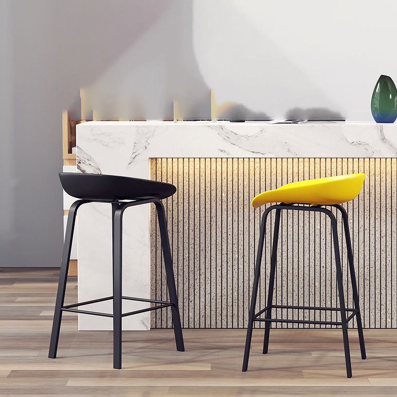Modern Plastic Bar and Counter Stool Footrest Bucket Stool for Coffee Shop