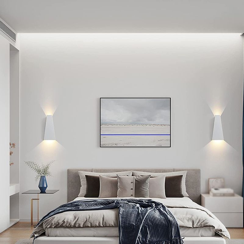 Geometric Shape Wall Lamp Modern Style Metal 2 Lights Wall Light in Black/White