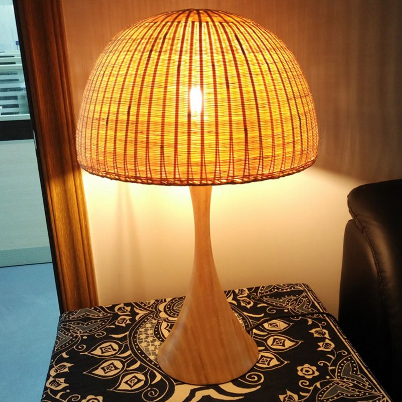 Lámpara de escritorio de madera de trompeta Asia 1 Bulbo Beige Task Iluminación con sombra de bambú del hemisferio