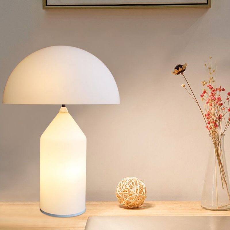 Metal Round Form Table Lampe moderne 1-Licht-Tischlampenleuchten