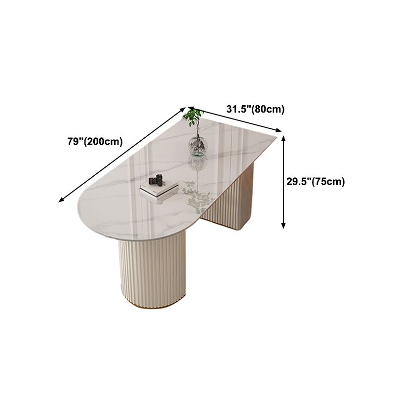 Eettafel met stenen blad Traditionele luxe tafel met sledeonderstel in wit