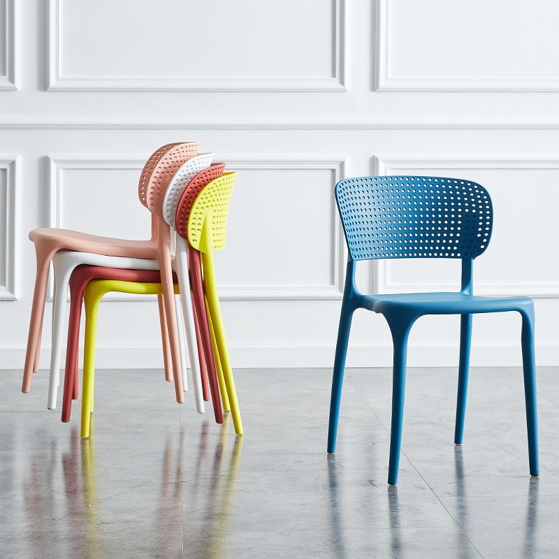 Chaises d'appoint de salle à manger empilables en plastique Chaises de salle à manger sans accoudoirs à dossier ouvert (Ensemble de 4)