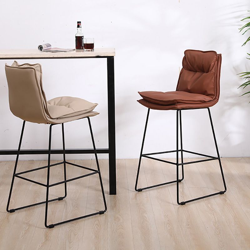 Modern Faux Leather Counter Stool Bar-height Bar Stool with Black Frame