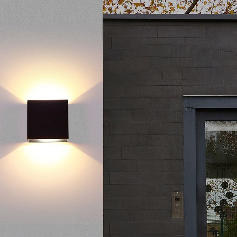 Square Shape Wall Lighting Modern Style Metal 2 Lights Sconce in Black/White