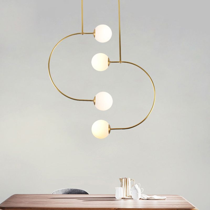 Luz de colgante colgante en forma de metal C con tono de pelota de vidrio de leche Modern 2 luces suspendidas Lámpara en oro