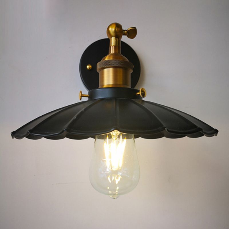 American Vintage Style Wall Sconce Metal Arm 1 Light Wall Light in Scalloped Shade