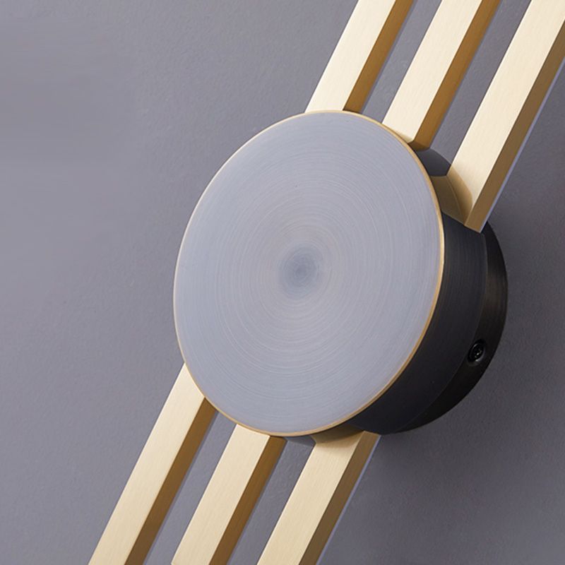 Moderne geometrische Wandleuchte mit mehrköpfiger Wohnzimmerwandhalterung mit Metallschatten