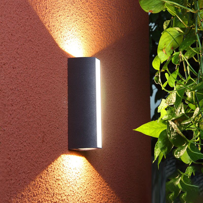Matte schwarze Rechteck -LED -Wandleuchte Einfacher Stil Metallic Leuchtenlampe für Outdoor